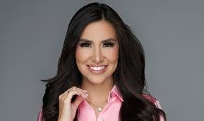 Leah Ellsworth's Instagram, Twitter & Facebook