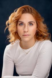 Hi Everyone! I'm Emily-Jane. Professional singer and actress offering  singing lessons for all ages in Wokingham. I graduated in 2015 from The  Royal Central School of Speech and Drama with a BA