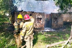Niños incendian dos casas de paja con pirotecnia en José María Morelos -  PorEsto