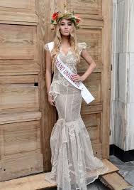 Beauty queen who was crowned miss polonia 2011, earning the right to represent poland at the miss universe pageant. Licytacje Wosp 2013 Suknia Narodowa Marceliny Zawadzkiej Z Miss Universe Na Sprzedaz Dziennik Baltycki