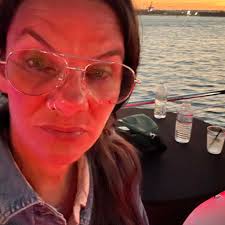 I was told by my orthopedic surgeon that I need a hip replacement. I'm  looking for a orthopedic surgeon that does not treat this as an assembly  line procedure. I've been dealing