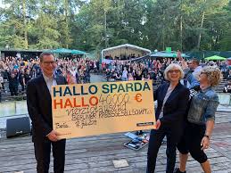 Hallo Spende 40 000 Euro Fur Die Sparda Bank Berlin Facebook