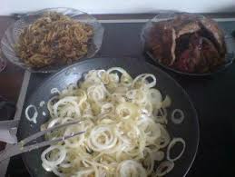 Das Perfekte Mittelalterliches Zwiebelfleisch Rezept Mit Einfacher Schritt Fur Schritt Anleitung Den Schweineh Rezepte Zwiebelfleisch Mittelalterliche Rezepte