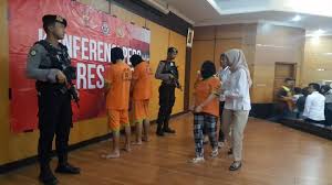 Maybe you would like to learn more about one of these? Cerita Mahasiswi Terlibat Kawin Kontrak Di Puncak Tergoda Mahar Metro Tempo Co