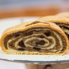 Walnut Raisin Filled Kolachi Roll Nut Rolls Kolachi Recipe Dessert Calories