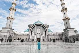 Datuk seri hj mahadi bin che ngah, datuk bandar kuala lumpur meninjau sekitar kawasan sungai bonus pada pagi ini bagi melihat inisiatif yang digerakkan ke arah menjadikan kuala lumpur. Why You Need To Visit Masjid Wilayah In Kuala Lumpur