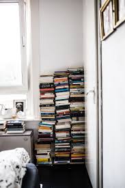 Homestory In Hamburg Ottensen Schlafzimmer Interior Home Libraries Stack Of Books