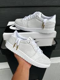 Size 7.5W - Air Jordan 1 Retro Low No Swoosh Triple White