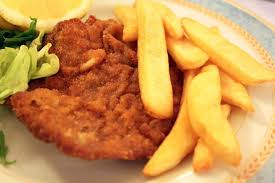 Bistec Empanizado A La Milanesa Como Hacer Milanesas Con Papas Fritas Recetas De Comida Pollo Con Papas Comida Italiana