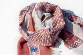 水煮羊毛披肩 針織圍巾 刺繡圍巾 羊絨披巾 喀什米爾cashmere 橘 omhandmade 圍巾 披肩 pinkoi kimono top women s top women