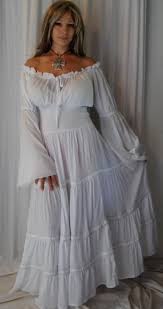 Atemberaubend und feminin, dieses boot hals kleid ist ein schönes kreppkleid, das einfach und doch absolut atemberaubend ist!. O Lala Carmenkleid Weiss Gr 56 60 Debbys De