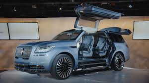 What's the difference vs 2019 navigator? The Lincoln Navigator Concept Is A Massive Luxurious Land Yacht The Verge