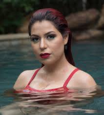 Organizing lineup photos by year and location