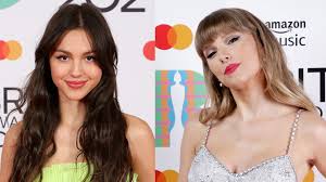 Fans reactions to taylor swift's 'london boy' and all of the locations named. Olivia Rodrigo Takes A Selfie With Her Idol Taylor Swift At The 2021 Brit Awards Entertainment Tonight