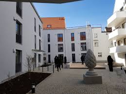 Provisionsfrei oder vom makler dabei variiert der wohnungsmarkt je nach kaltmiete, größe & ausstattung! 4 Zimmer Wohnung Zu Vermieten Georgenstrasse 15d 86152 Augsburg Innenstadt Mapio Net