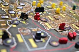 Los juegos tradicionales son aquellas actividades típicas de una región o país, que se estos juegos tradicionales y sus reglas eran empleados por los adultos, sin embargo, poco a poco en varios países de américa latina como venezuela, ecuador y méxico se juega al escondite, un juego basado. De Grandes Clasicos A Novedades Que Nos Han Enganchado 27 Juegos De Mesa Recomendados Por Los Editores De Xataka