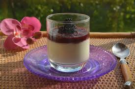 Panna Cotta Vanille Et Coulis De Mures Au Fil Du Thym Recette En 2020 Coulis De Mures Recettes De Cuisine Coulis