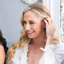 Cate & Chloe Sophia Collier avec pendentif rond plaqué or blanc 18 carats  avec cristaux de diamant simulés