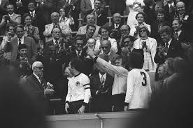 Hansi flick volgt joachim löw op bij duitsland na euro 2020. Datei Finale Wereldkampioenschap Voetbal 1974 In Munchen West Duitsland Tegen Nederla Bestanddeelnr 927 3101 Jpg Wikipedia