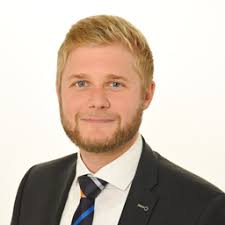 Mitarbeitende von Raiffeisenbank im Oberland eG