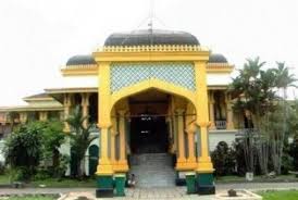 Rumah ibadat di malaysia sejarah tahun 6. Istana Maimun Nuansa Islam Di Sumatra Utara Republika Online