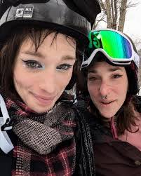 Angela Danks's Instagram, Twitter & Facebook