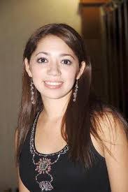 Cinthia Loza's Instagram, Twitter & Facebook