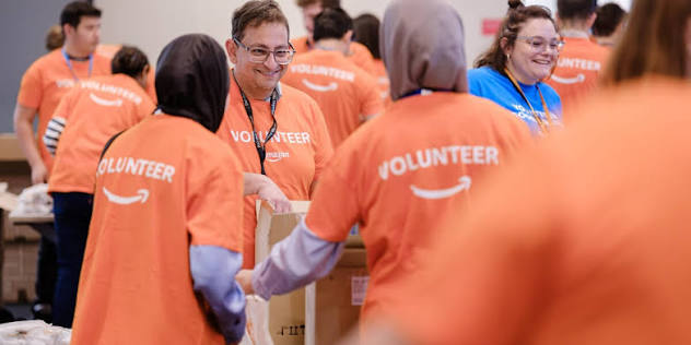 Passion meets purpose: Ways Amazon employees volunteered during our Global  Month of Volunteering