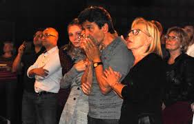 Pour lucien douib, il est urgent d'agir sur les armes à feu, en retirant systématiquement les leurs aux conjoints violents. Villevaude Associatif Solidarite Les Vairois Ont Rendu Un Vibrant Hommage A Julie Douib