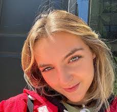 Lily Buckley's Instagram, Twitter & Facebook