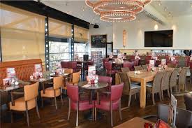 Where the extrablatt really shines, however, is during happy hour, when all cocktails go for just r25 from 5pm to 8pm monday to friday. Alles Neu Im Cafe Extrablatt