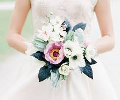 .bouquets, which are similar to cut flower bouquets except that a floral designer has carefully arranged and carefully hand tied all the stems, making the bouquet much easier to simply wrapped bouquets. Here Are 10 Of The Most Popular Wedding Flowers Ever Inexpensive Wedding Flowers Modern Wedding Flowers Diy Wedding Flowers