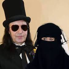 He is a founding member of arakain, from which he left and now plays with aleš brichta band. Nazi Humor Alese Brichty Ales Brichta Se Dneska Ozenil S Imigrantkou Http Www Blesk Cz Clanek Celebrity Ceske Celebrity 401324 Rocker Ales Brichta Si Vzal O 23 Let Mladsi Polku Trapas Po Svatebnim Polibku Html Facebook