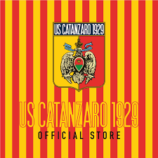 Società calcistica militante nel campionato lega pro di prima div. Nuovo Shop Online Del Catanzaro Calcio Eye Sport