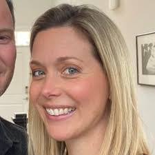 Amanda Frederick's Instagram, Twitter & Facebook