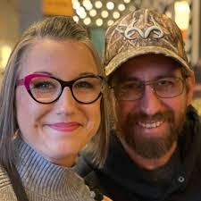 Lori Wolfe's Instagram, Twitter & Facebook