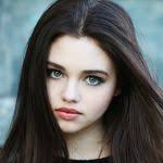 Jessica Bitton's Instagram, Twitter & Facebook