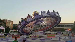 Si cu motor din parcul de distractii. Roata Carusel Parc De Distractii 2 Wheel Carousel In Amusement Park 2 Youtube