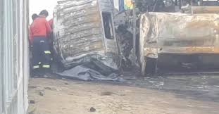 Se reporta un aparatoso accidente vial en la comunidad de río chiquito, en san esteban, olancho, el cual deja como saldo una persona muerta. Chofer Muere Calcinado En El Interior De Tanquero Tras Accidente De Transito En Manta Ecuador Noticias El Universo