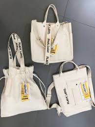 Bags Panosundaki Pin