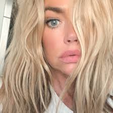 Home sweet home🏡 Flew back from Toronto. A whirlwind shoot, long  days,different locations. Love my job, love meeting new people & working