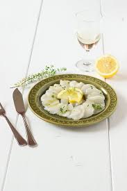 Scallop Carpaccio With Lemon Thyme And Virgen Olive Oil Noix De Saint Jacques Recettes Poissons Et Fruits De Mer Alimentation