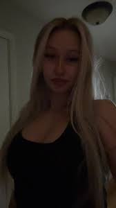 Danielle Harmon ✪ (@danielle.e.harmon)