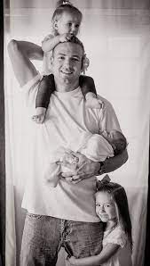 Pin By Janine Raino On Newborn Pics Newborn Photography Newborn Family Photos Newborn Pictures