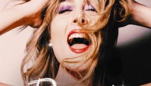 Julia Larkin is kicking off the new year with her newest single “Picture  Me” » // MELODIC Magazine