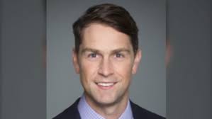 Member of parliament william amos virtually joined a house of commons meeting wednesday, but had just gotten home from a jog. Tories Blast William Amos For Relieving Himself On Camera In His Second Zoom Incident Cp24 Com