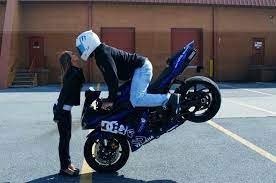 Motorcycle Kiss Kissing Poses Motorcycle Poses Motorcycle Stunts Cute Couple Things Motorcycle Couple Motorcycle Couple Motorcycle Style Outfit Motorcycle