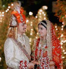 The baraat can become a large procession, with booking its own band, dancers, and budget. Rajput Bride Groom Indian Wedding Couple Photography Wedding Couple Poses Photography Rajasthani Bride