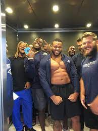 Aaron donald has been named the associated press' defensive player of the year. The Checkdown On Twitter Imagine Waiting For The Elevator At Your Hotel Only For The Doors To Open To Aaron Donald And The Rams Via Bettysgrandson Https T Co Jlhk8h2fk3