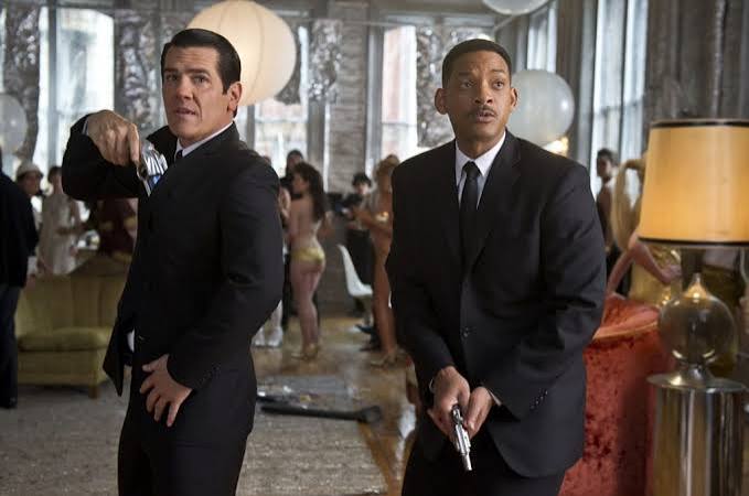 Men in Black 3 - Plugged In